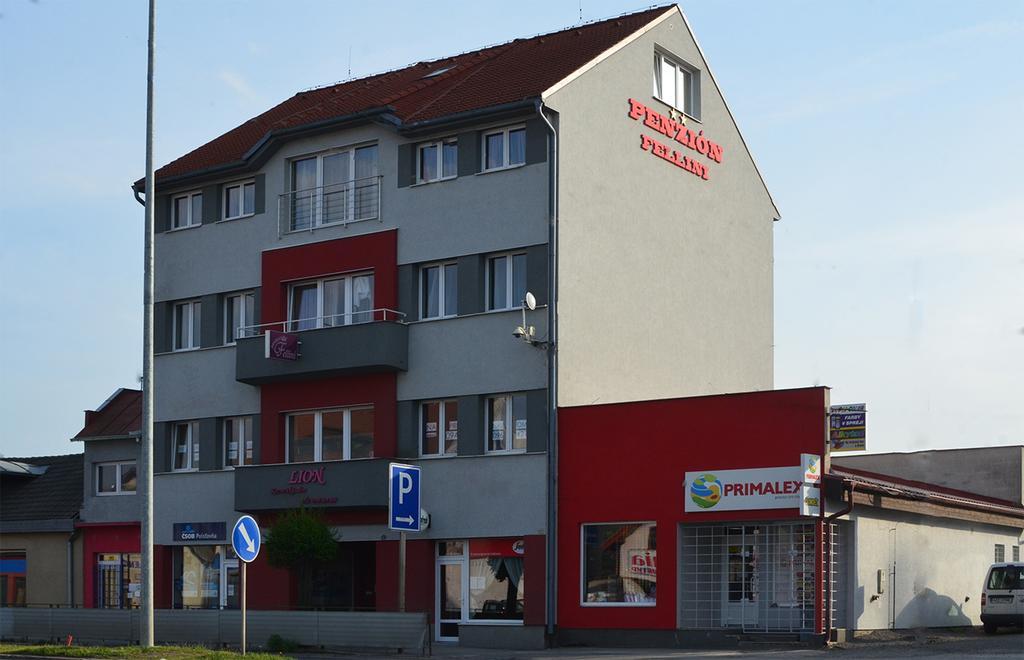 Garni Hotel Fellini Žiar nad Hronom 外观 照片