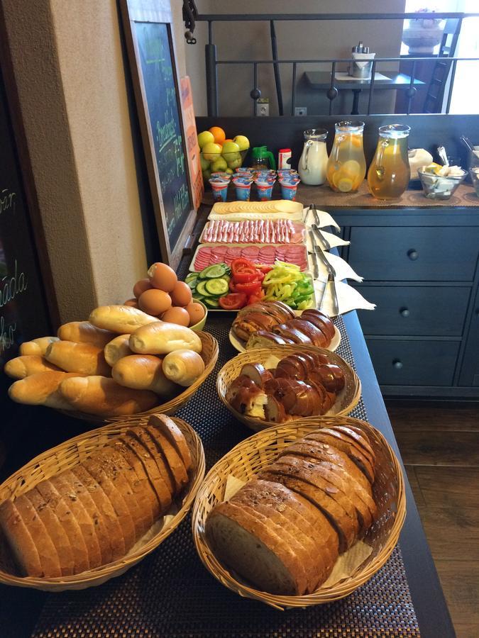 Garni Hotel Fellini Žiar nad Hronom 外观 照片